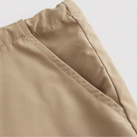 SHEIN Women's Tan Cargo Pants - Picture 2 of 3